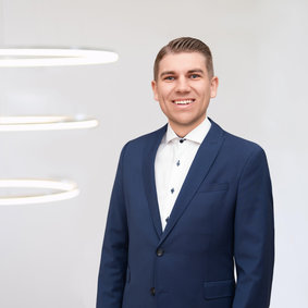 Finanzmakler Lukas Wagner